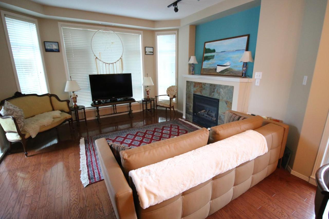 Sunset Waterfront Resort By Discover Kelowna Resort Accommodations Dış mekan fotoğraf