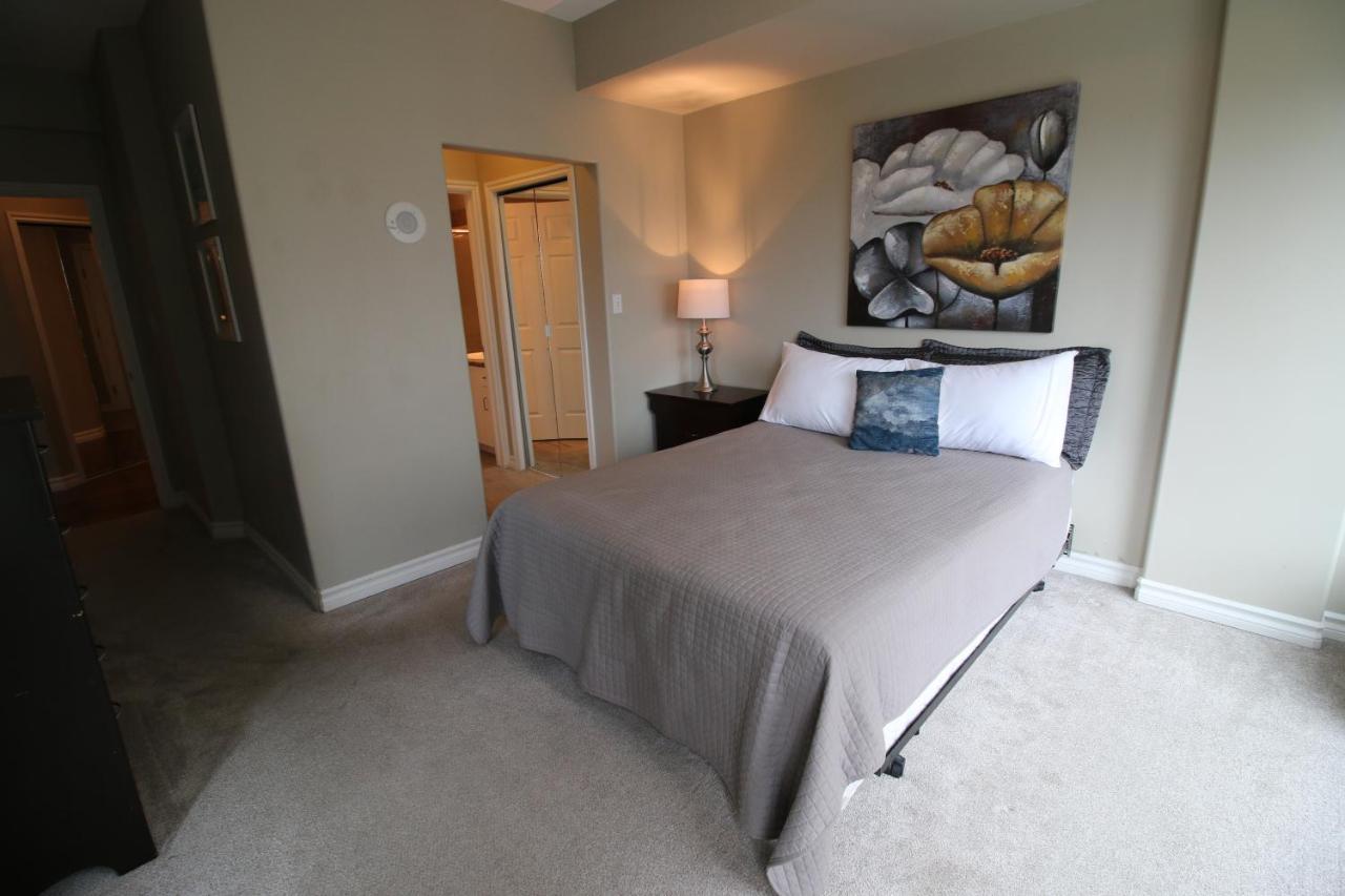 Sunset Waterfront Resort By Discover Kelowna Resort Accommodations Dış mekan fotoğraf