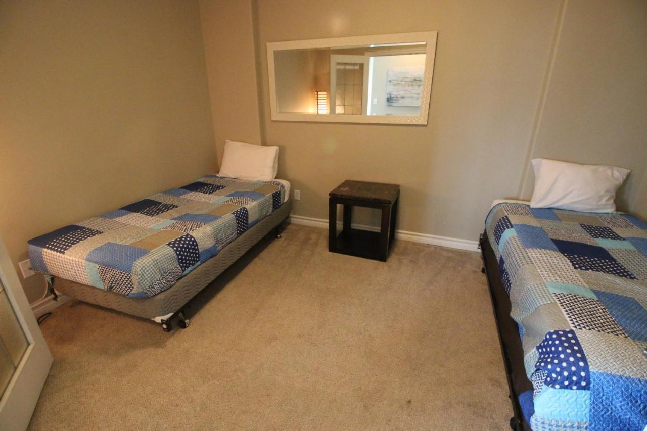 Sunset Waterfront Resort By Discover Kelowna Resort Accommodations Dış mekan fotoğraf