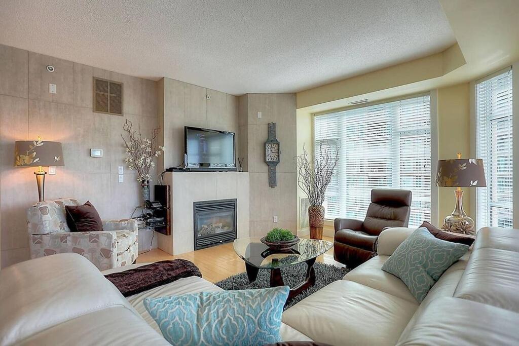 Sunset Waterfront Resort By Discover Kelowna Resort Accommodations Dış mekan fotoğraf