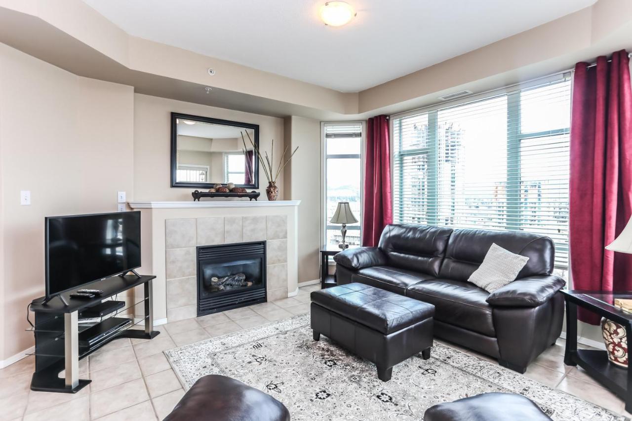 Sunset Waterfront Resort By Discover Kelowna Resort Accommodations Dış mekan fotoğraf
