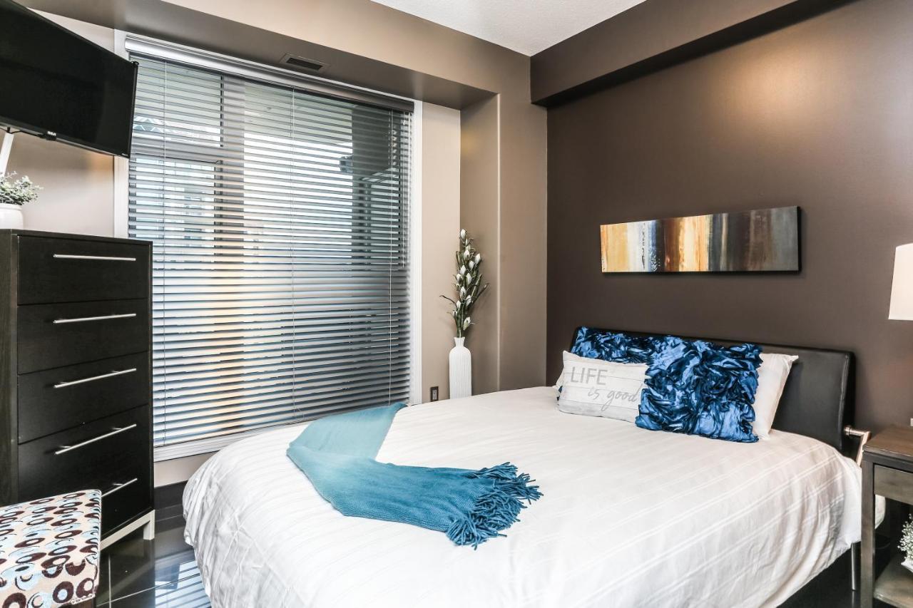 Sunset Waterfront Resort By Discover Kelowna Resort Accommodations Dış mekan fotoğraf
