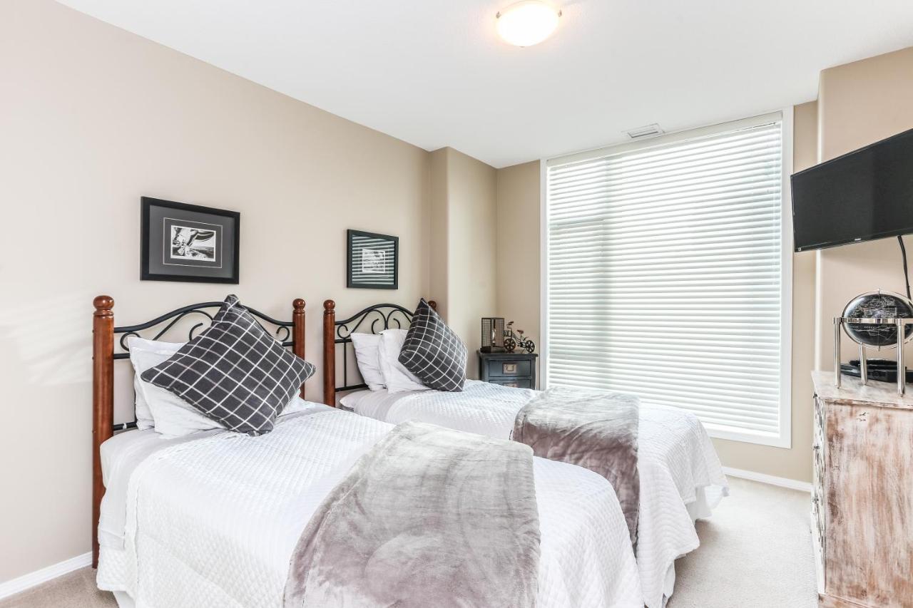 Sunset Waterfront Resort By Discover Kelowna Resort Accommodations Dış mekan fotoğraf