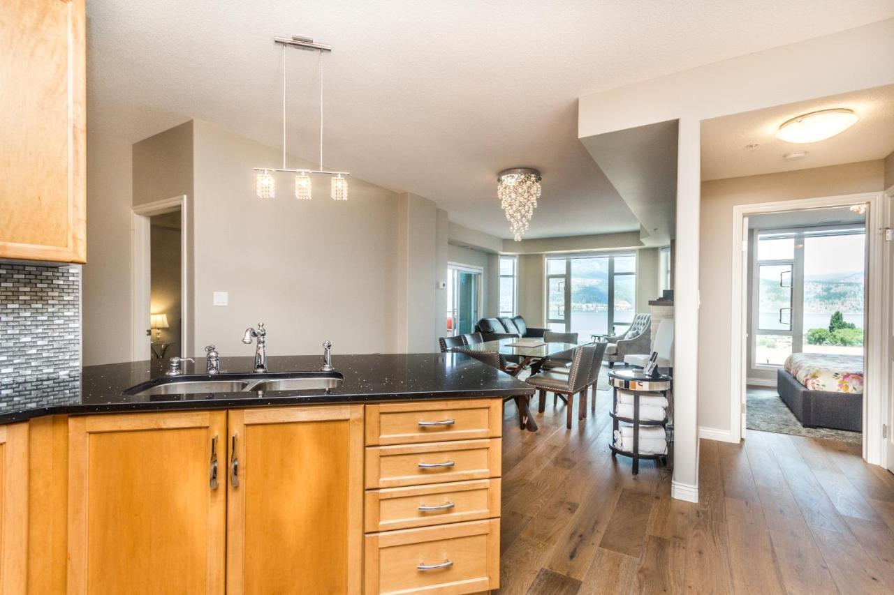 Sunset Waterfront Resort By Discover Kelowna Resort Accommodations Dış mekan fotoğraf