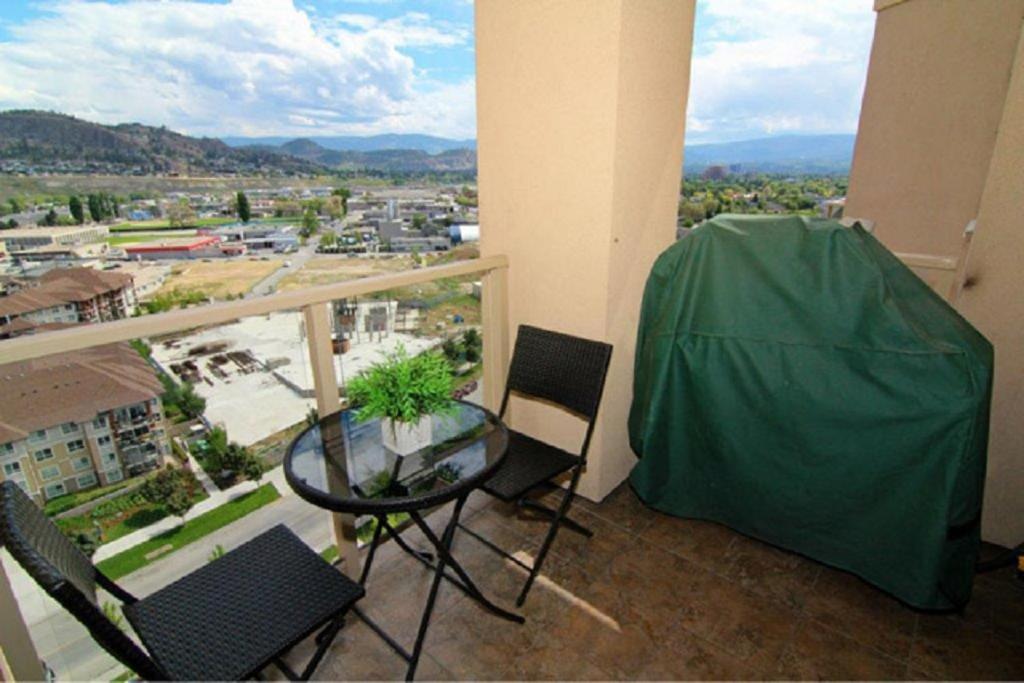 Sunset Waterfront Resort By Discover Kelowna Resort Accommodations Dış mekan fotoğraf
