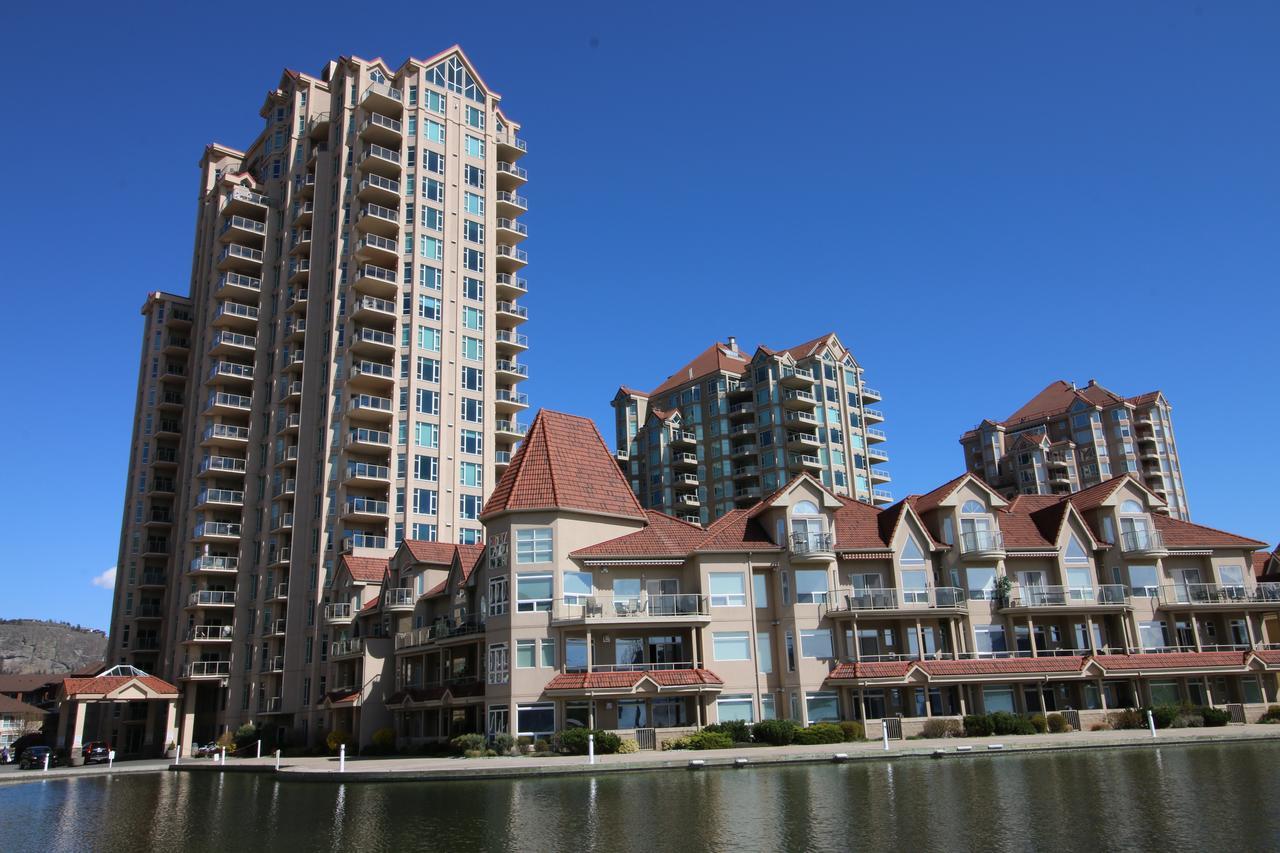 Sunset Waterfront Resort By Discover Kelowna Resort Accommodations Dış mekan fotoğraf