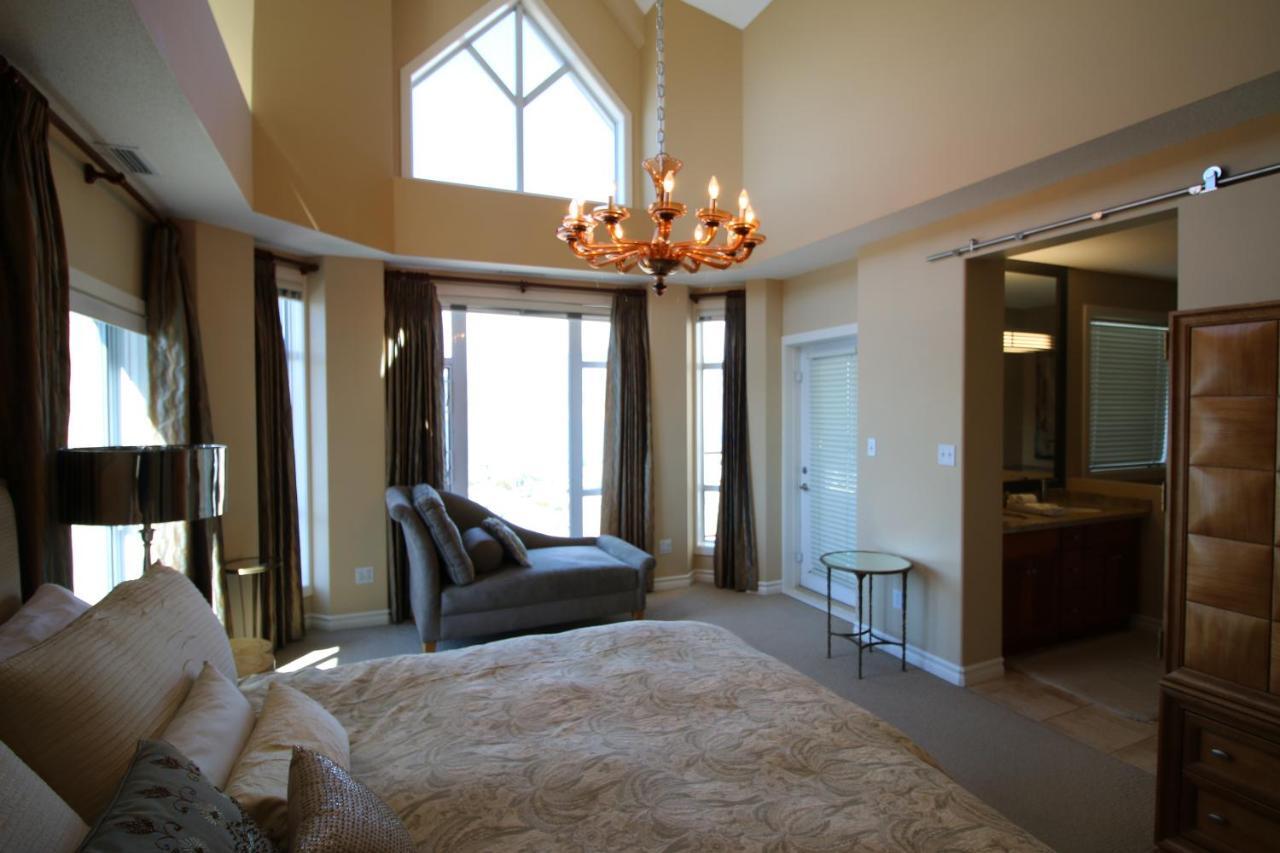 Sunset Waterfront Resort By Discover Kelowna Resort Accommodations Dış mekan fotoğraf
