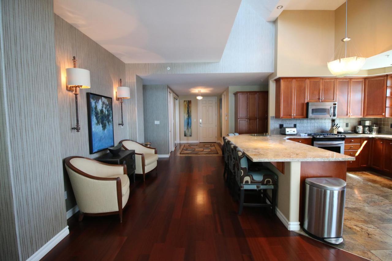 Sunset Waterfront Resort By Discover Kelowna Resort Accommodations Dış mekan fotoğraf