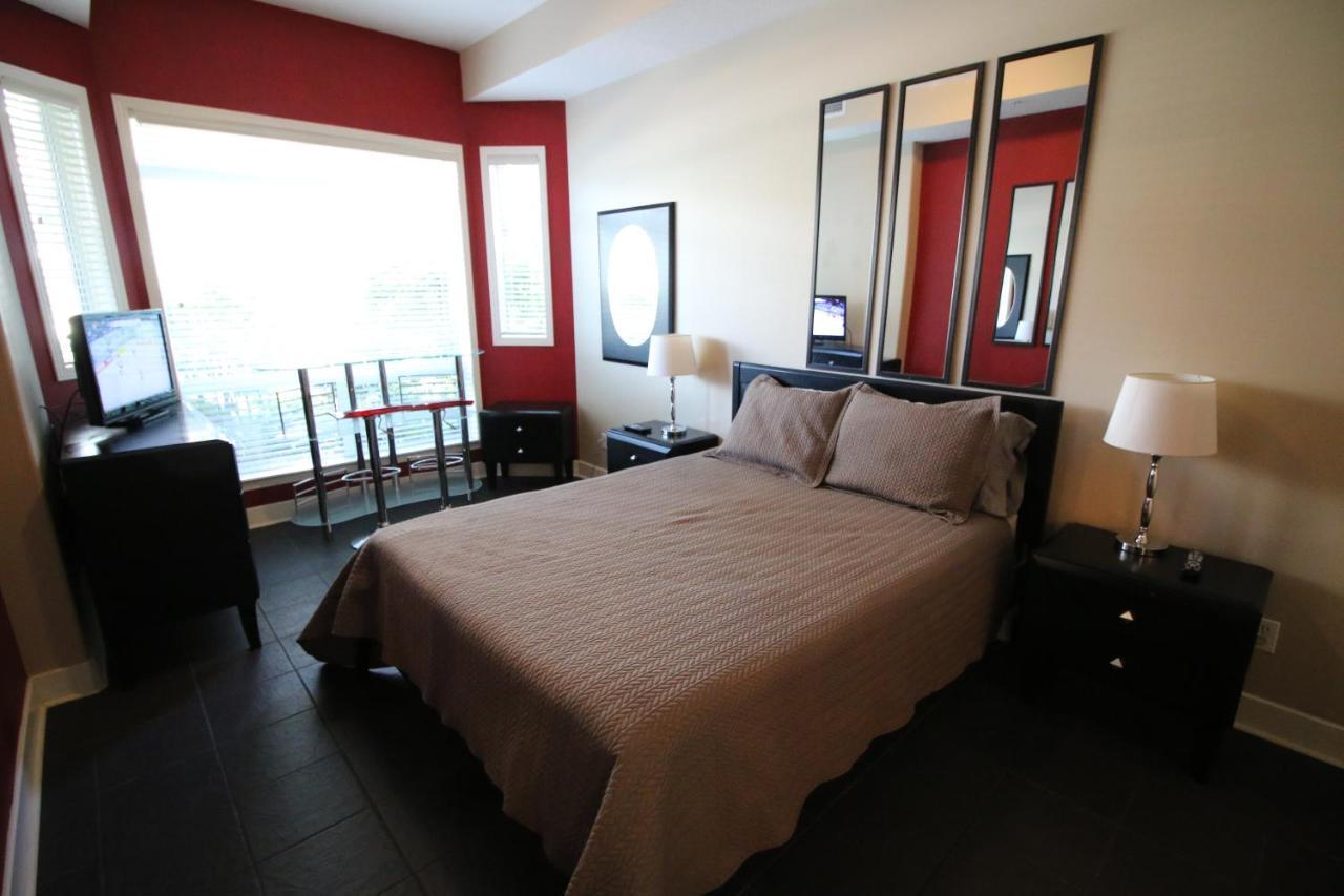Sunset Waterfront Resort By Discover Kelowna Resort Accommodations Dış mekan fotoğraf